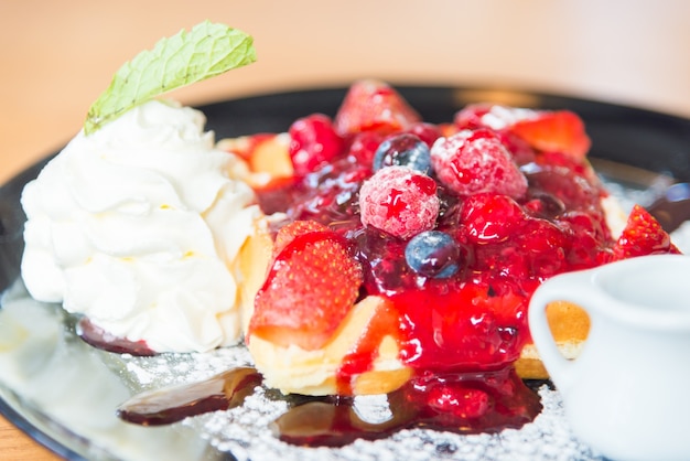 essen Erdbeere Waffel köstliches Gourmet