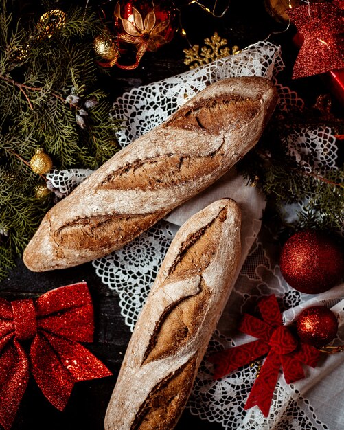 Kostenloses Foto etwas brot auf dem tisch