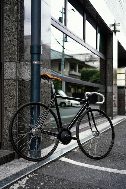 Fahrrad draußen in der Straße