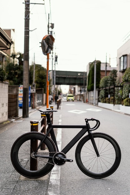 Kostenloses Foto fahrrad draußen in der straße