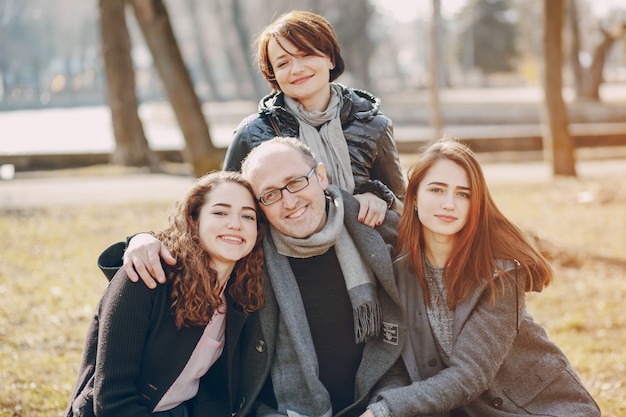 Familie auf einem Spaziergang