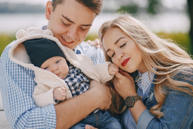 Familie mit Neugeborenen