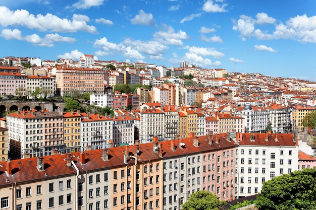 Farbiger Bezirk Lyon im Sommer, Frankreich