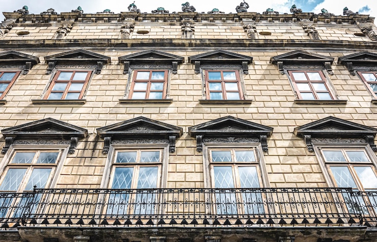 Kostenlose Foto fassade eines alten architektonischen gebäudes