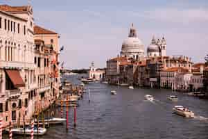 Kostenloses Foto faszinierende aufnahme, die die schönheit der basilica di santa maria della salute venedig italien einfängt