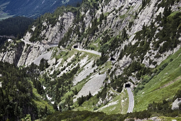 Kostenloses Foto faszinierende luftaufnahme der schönen felsigen berge