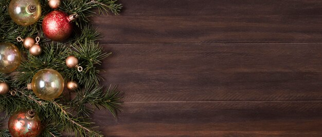 Feierliche Weihnachtskomposition mit Kopierraum
