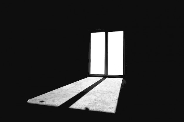 Fenster, die einen Raum leuchtet