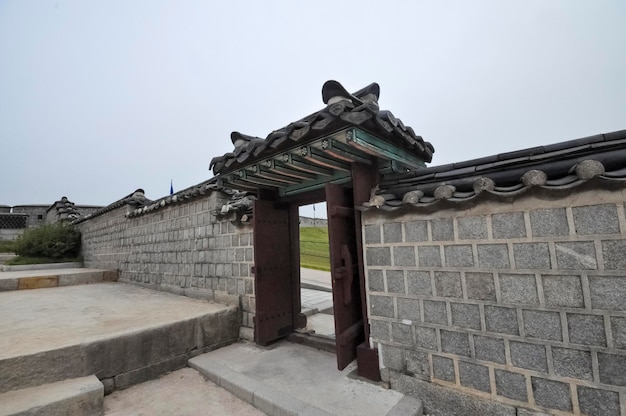 Festung oder suwon hwaseong ist eine festung rund um das zentrum von suwon südkorea