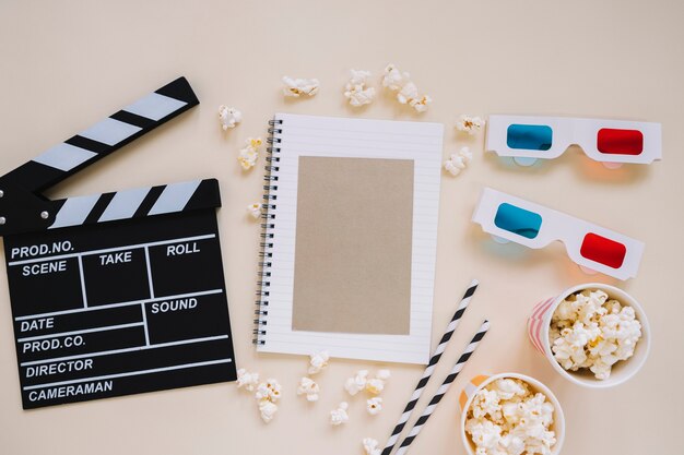 Filmelemente und ein Notebook