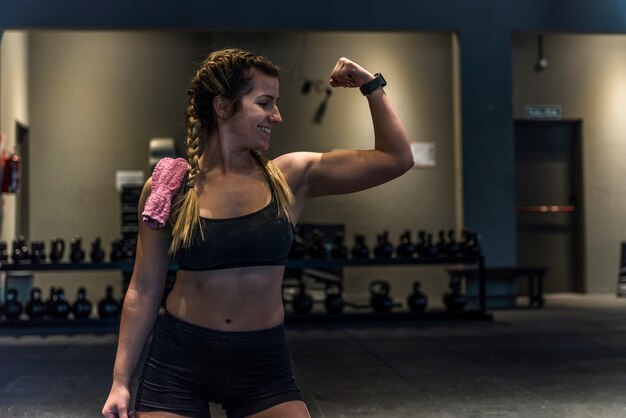 Fitness Mädchen posiert