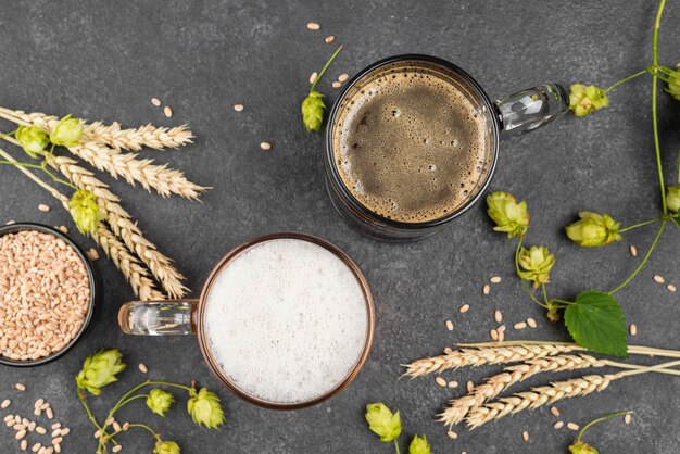 Flach gelegte Biergläser Anordnung