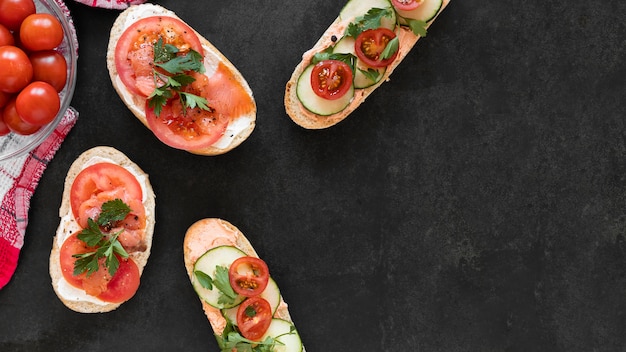 Flach gelegte frische Sandwiches Zusammensetzung mit Kopierraum