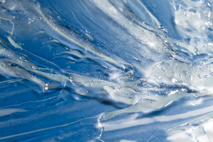 Kostenlose Foto flach liegende hydroalkoholische gel-nahaufnahme