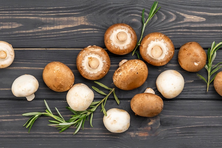 Kostenlose Foto flache lag essen auf hölzernem hintergrund