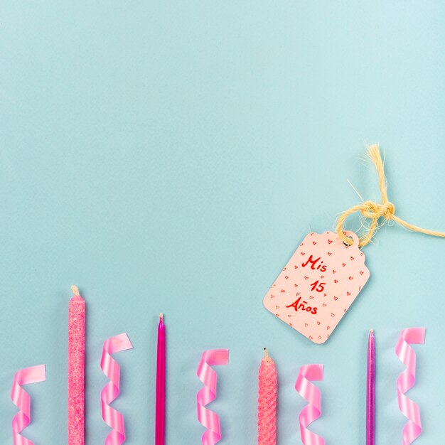Flache lag quinceañera Anordnung mit Geburtstagskennzeichnung