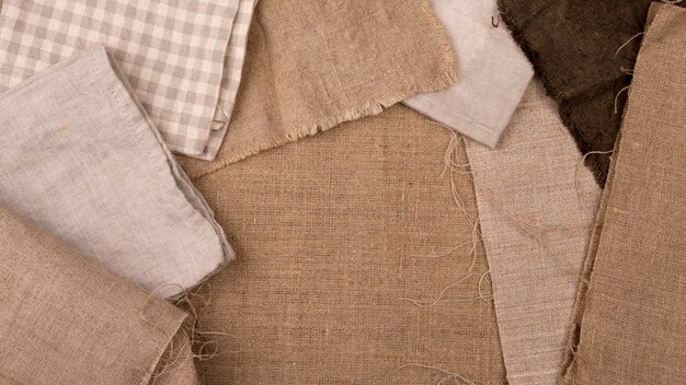 Flache Lage der monochromatischen Auswahl von Textilien