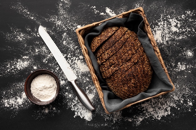 Flache Lage des köstlichen Brotkonzepts