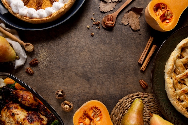 Flache Thanksgiving-Lebensmittelgrenze mit Kopierraum