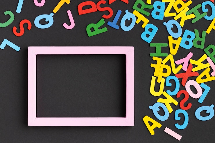 Kostenlose Foto flacher rahmen mit bunten buchstaben