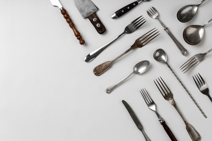 Kostenlose Foto flaches besteck mit kopienraum