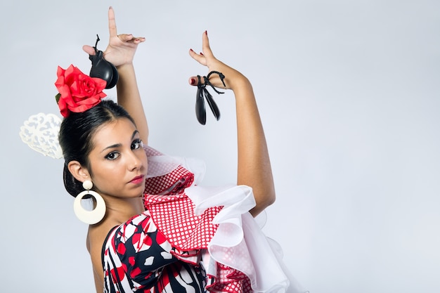 Kostenloses Foto flamenco-tänzerin in schönem kleid