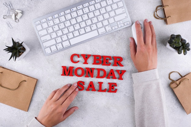 Flat lay cyber monday-sortiment