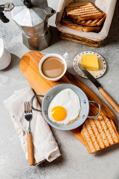 Flat Lay nahrhafte Frühstücksmahlzeit Zusammensetzung