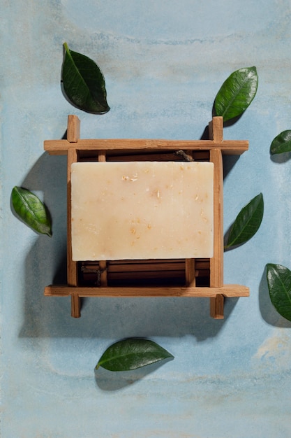 Flat Lay natürliche Selbstpflegeprodukte Anordnung