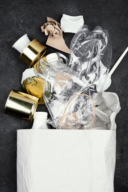 Flat-Lay-Recycling-Konzept