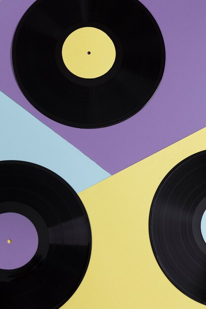 Flat-Lay-Vinyl-Schallplatten-Komposition