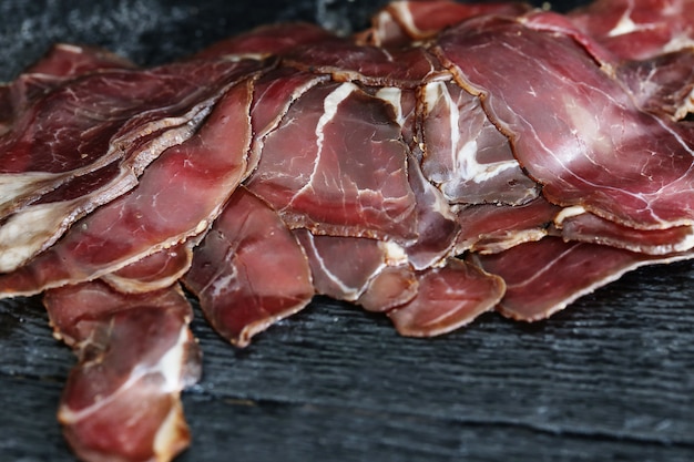 Kostenloses Foto fleisch in scheiben getrocknet