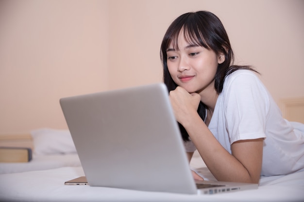 Fleißiges Arbeiten auch morgens im Bett ist der Schlüssel zum Erfolg