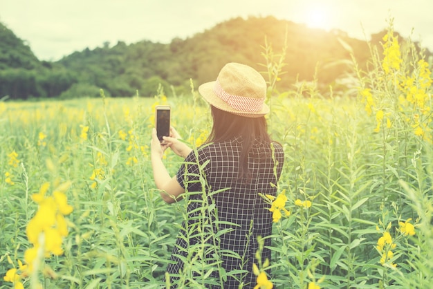 Fotografieren blume person jugendlich natürlich