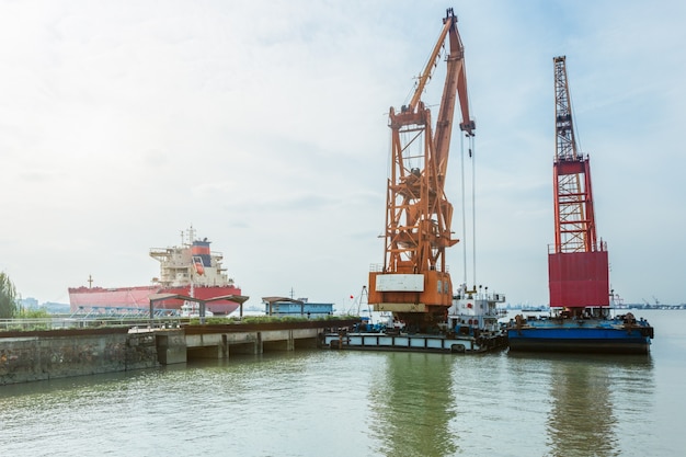 Kostenloses Foto frachtcontainerschiff