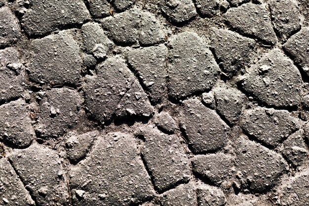 Fragment einer Wand von einem abgebrochenen Stein