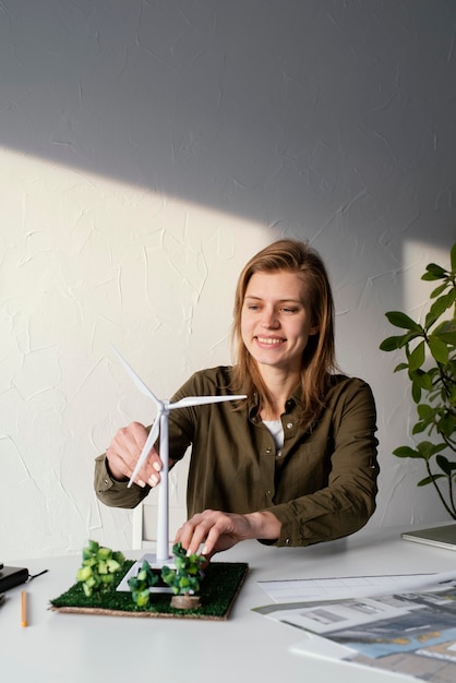 Frau arbeitet für Umweltprojekte