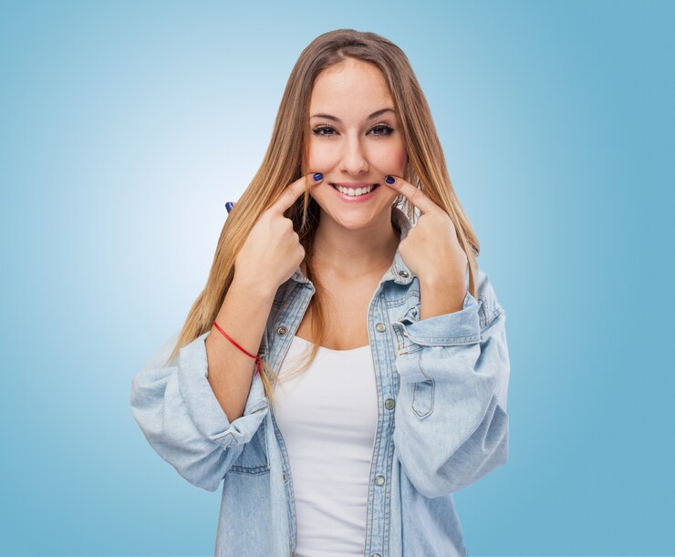 Kostenlose Foto frau lächelt