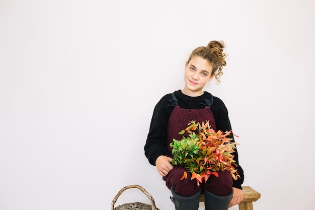 Frau mit Blumenstrauß