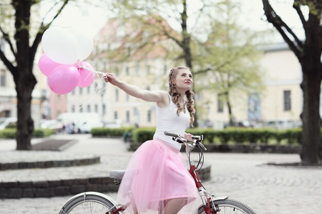 Frau mit Fahrrad