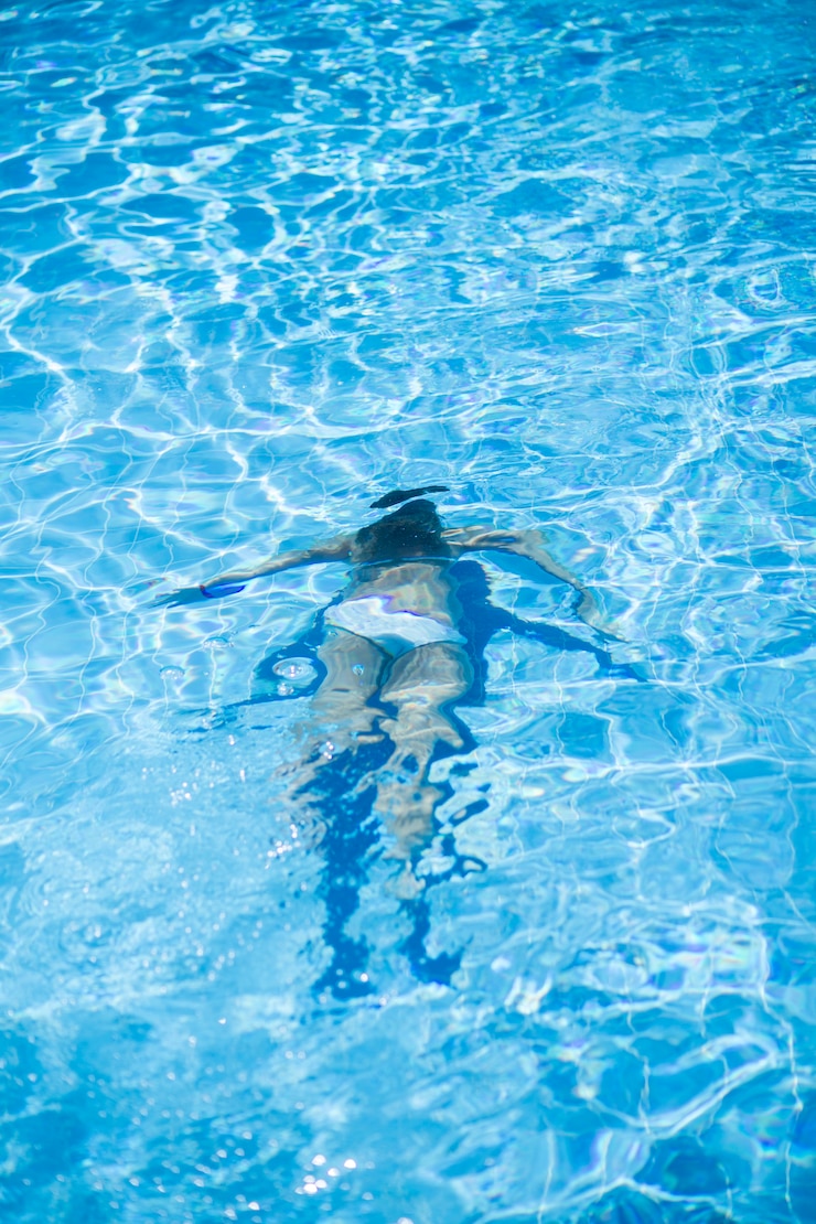 Kostenlose Foto frau unter wasser