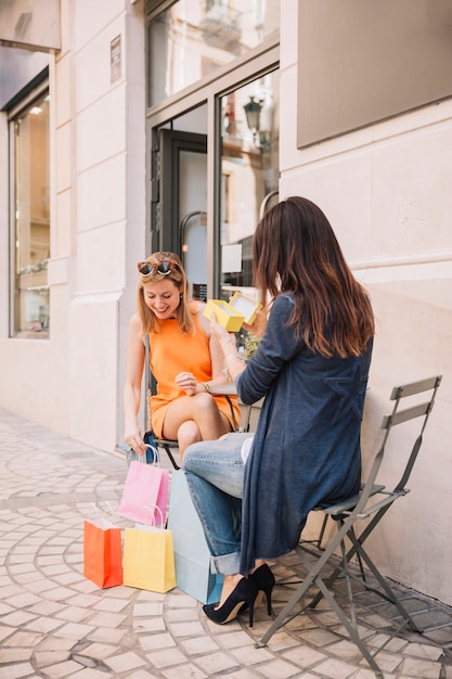 Frauen im Café