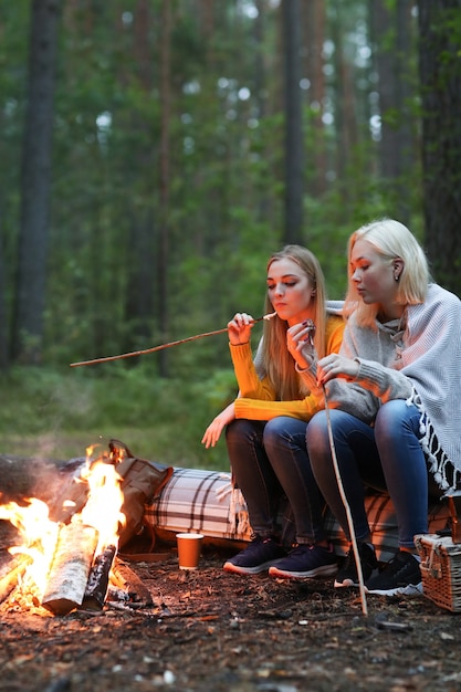 Frauen im Wald