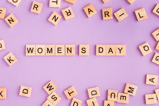 Frauentag in Scrabble-Briefen geschrieben