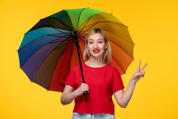 Frevo nettes blondes Mädchen, das brasilianisches Festival feiert, das Frieden zeigt