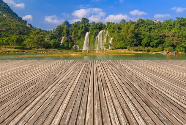 Frische im Freien tropischen Hintergrund Frühling schön