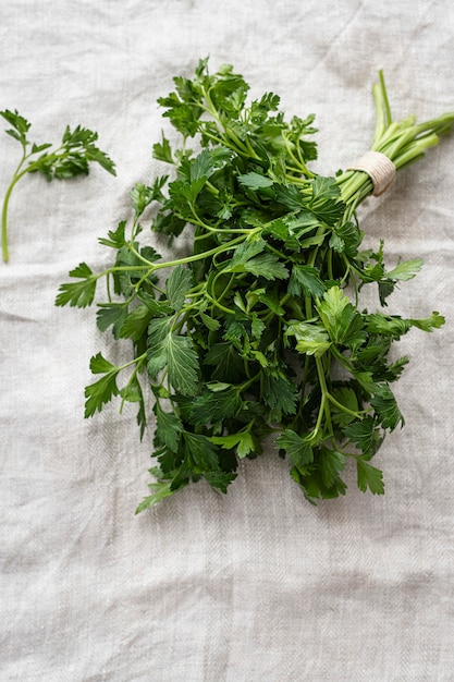 Kostenloses Foto frische petersilie nahaufnahme food-fotografie