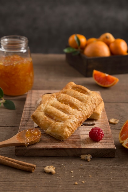 Kostenloses Foto frische saftige hausgemachte marmelade und gebäck