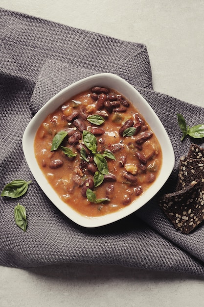 Frische Suppe mit Gewürzen