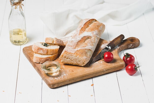 Frisches Brot auf Tischnahaufnahme